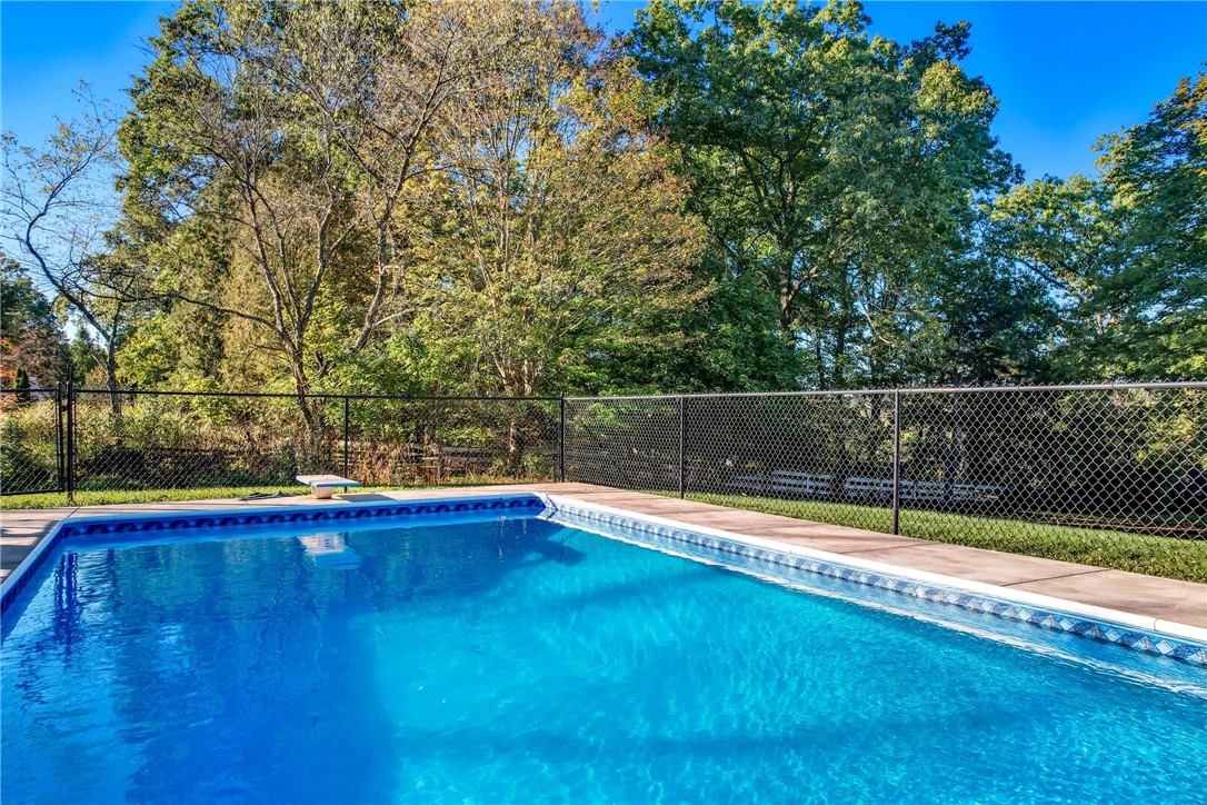 Hempfield Twp, Pennsylvania 16125, United States, 3 Bedrooms Bedrooms, ,3 BathroomsBathrooms,Residential,Active,221009