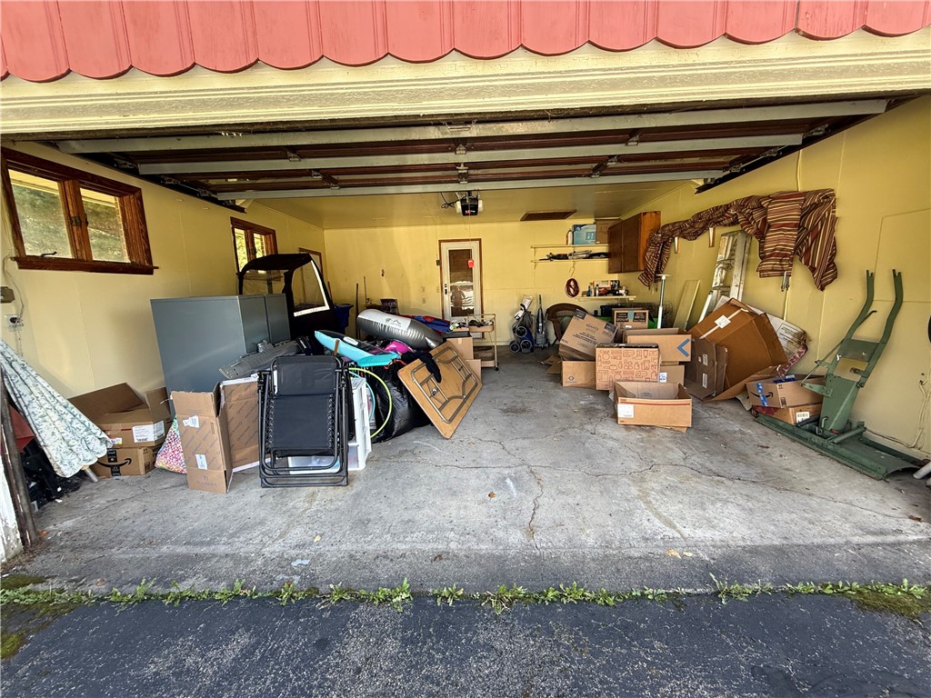 Hempfield Twp, Pennsylvania 16125, United States, 3 Bedrooms Bedrooms, ,3 BathroomsBathrooms,Residential,Active,221009