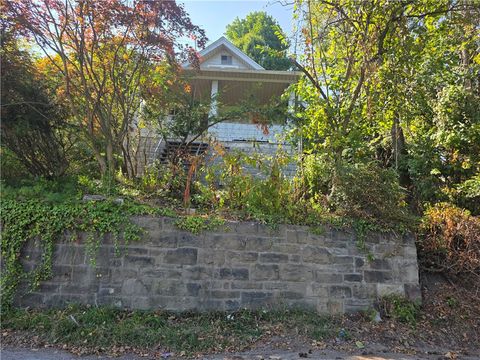 Photo of 424 Cline St, East Pittsburgh, PA 15112 (MLS # 1728957)