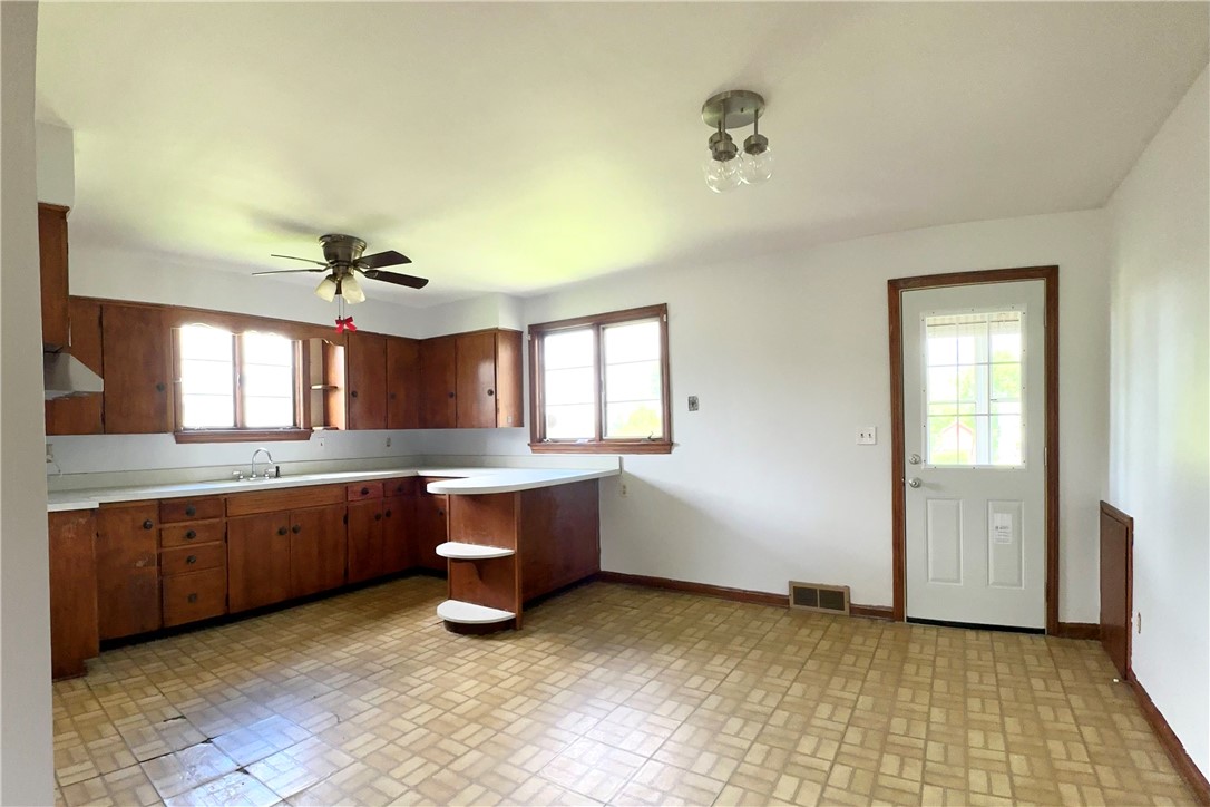1016 Bond St St, Farrell, Pennsylvania image 7