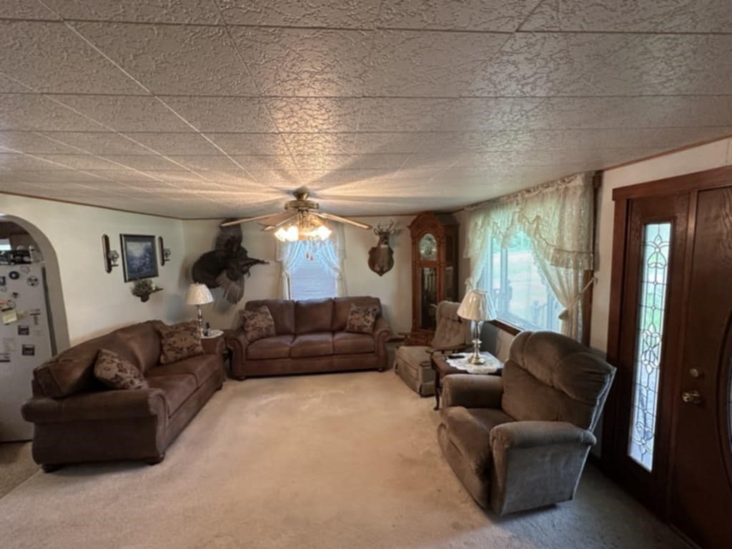 185 Kaylor Frogtown Rd