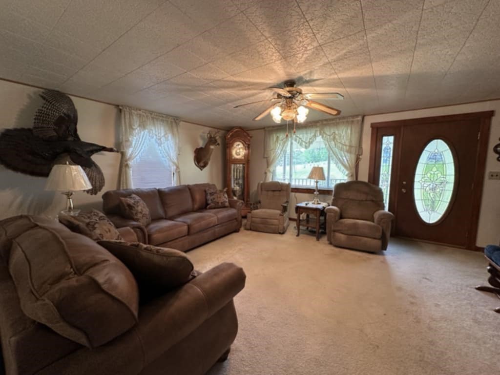 185 Kaylor Frogtown Rd