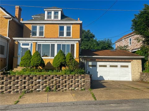 Photo of 409 Vine St, Homestead, PA 15120 (MLS # 1763143)