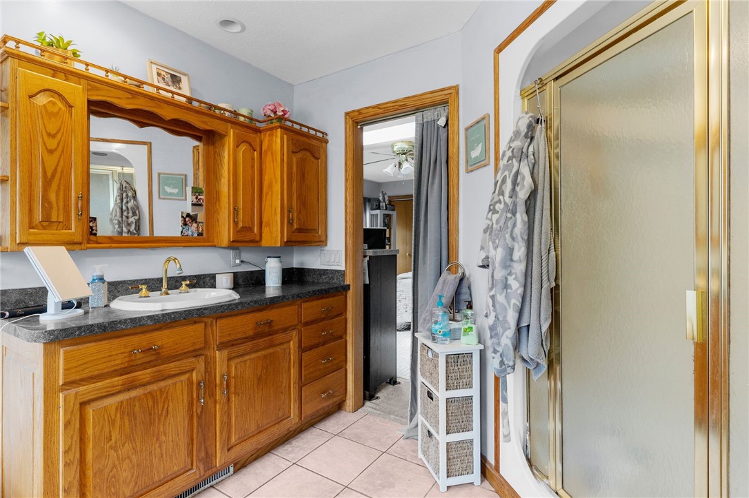 South Pymatuning Twp, Pennsylvania 16150, United States, 5 Bedrooms Bedrooms, ,4 BathroomsBathrooms,Residential,Active,55288