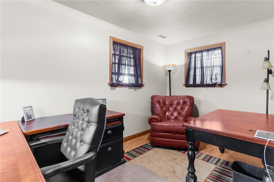 South Pymatuning Twp, Pennsylvania 16150, United States, 5 Bedrooms Bedrooms, ,4 BathroomsBathrooms,Residential,Active,55288