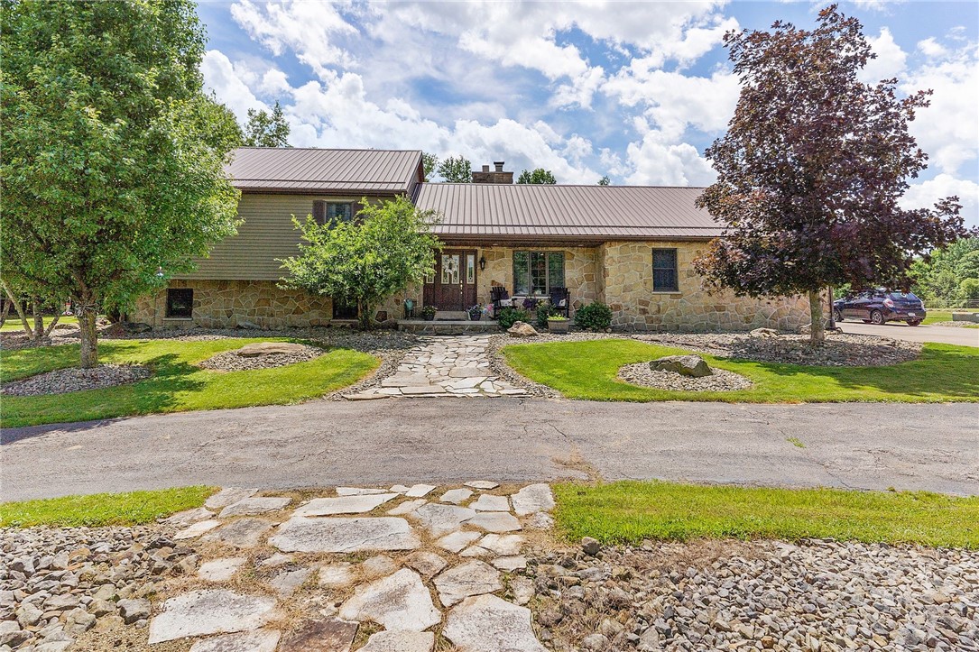 South Pymatuning Twp, Pennsylvania 16150, United States, 5 Bedrooms Bedrooms, ,4 BathroomsBathrooms,Residential,Active,55288