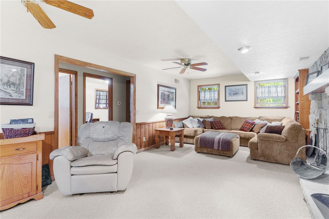 South Pymatuning Twp, Pennsylvania 16150, United States, 5 Bedrooms Bedrooms, ,4 BathroomsBathrooms,Residential,Active,55288