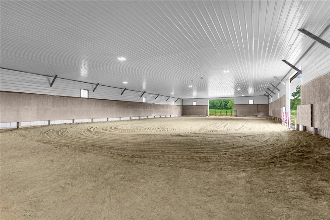 South Pymatuning Twp, Pennsylvania 16150, United States, 5 Bedrooms Bedrooms, ,4 BathroomsBathrooms,Residential,Active,55288