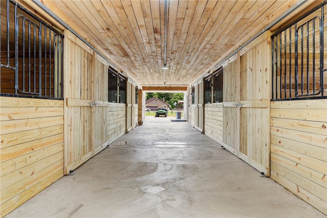 South Pymatuning Twp, Pennsylvania 16150, United States, 5 Bedrooms Bedrooms, ,4 BathroomsBathrooms,Residential,Active,55288