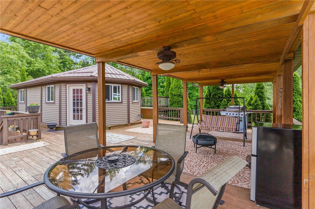 South Pymatuning Twp, Pennsylvania 16150, United States, 5 Bedrooms Bedrooms, ,4 BathroomsBathrooms,Residential,Active,55288