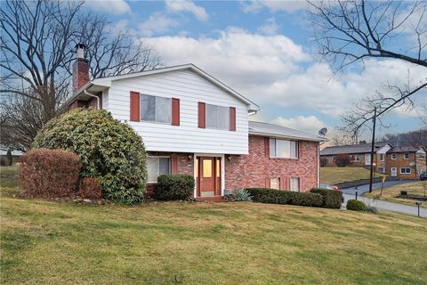 Photo of 3009 Glengary Dr, Greensburg, PA 15601 (MLS # 1742141)
