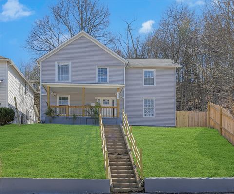 Photo of 517 Highland Ave, Aliquippa, PA 15001 (MLS # 1745883)