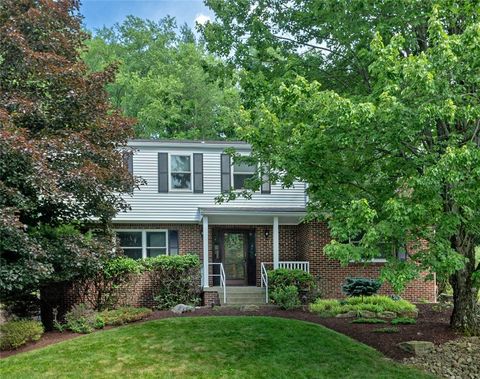 Photo of 3811 Harwick Ct, Murrysville, PA 15668 (MLS # 1760204)