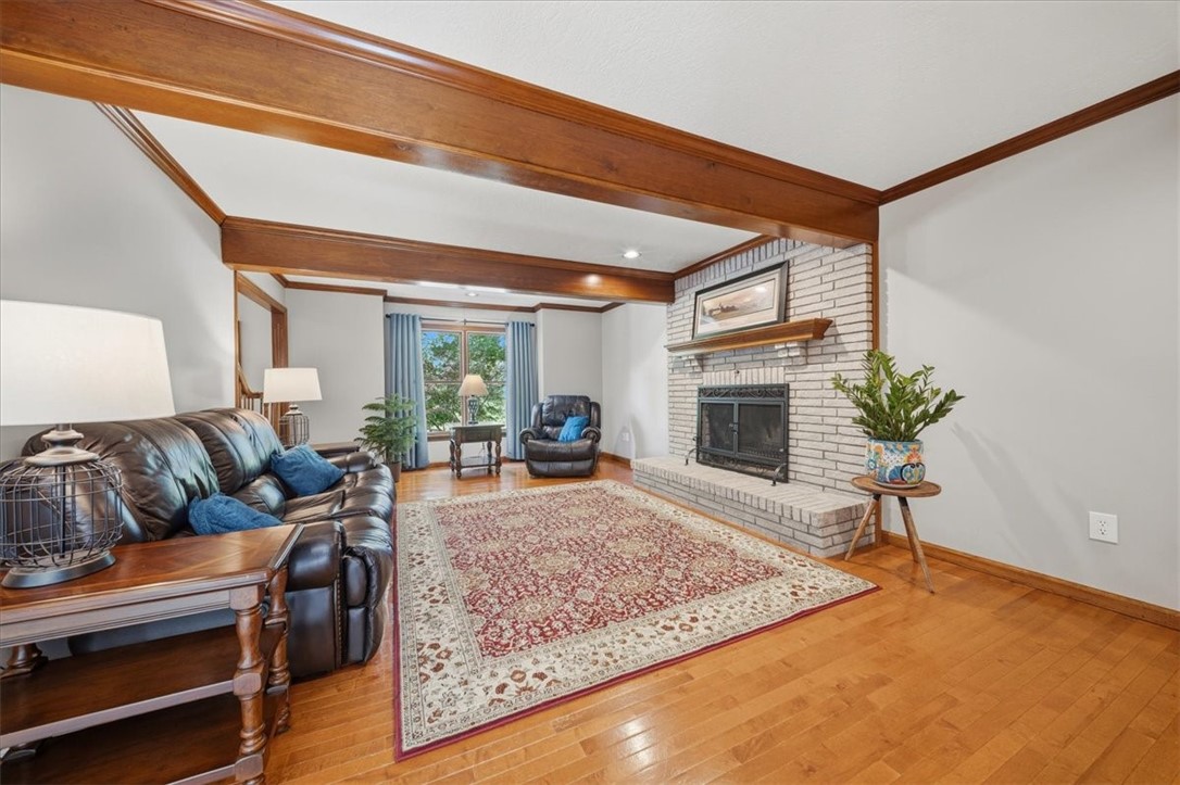 135 Elgin Ln