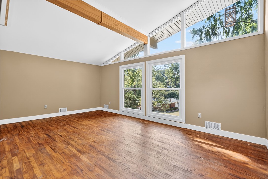 Ross Twp, Pennsylvania 15237, United States, 4 Bedrooms Bedrooms, ,2 BathroomsBathrooms,Residential,Active,202688