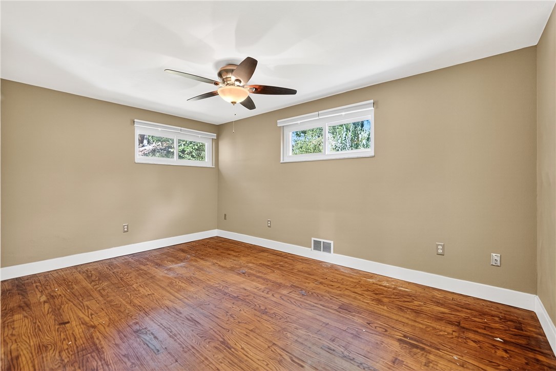 Ross Twp, Pennsylvania 15237, United States, 4 Bedrooms Bedrooms, ,2 BathroomsBathrooms,Residential,Active,202688