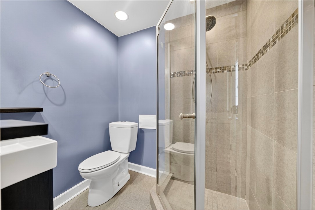 Ross Twp, Pennsylvania 15237, United States, 4 Bedrooms Bedrooms, ,2 BathroomsBathrooms,Residential,Active,202688