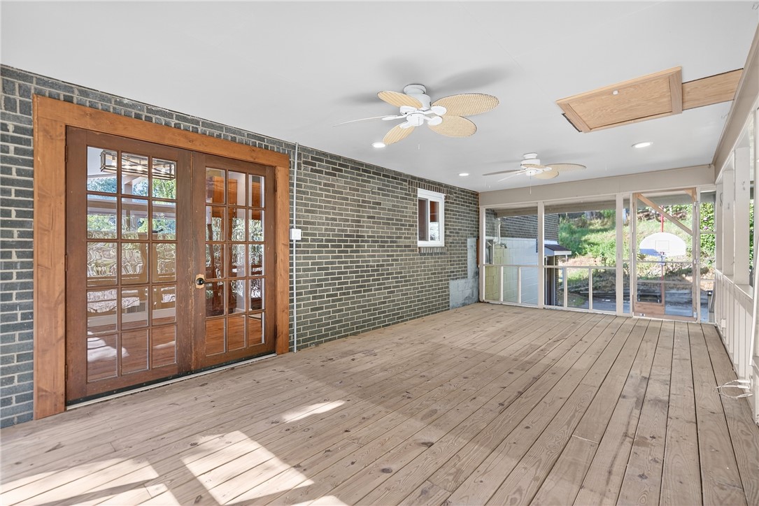 Ross Twp, Pennsylvania 15237, United States, 4 Bedrooms Bedrooms, ,2 BathroomsBathrooms,Residential,Active,202688