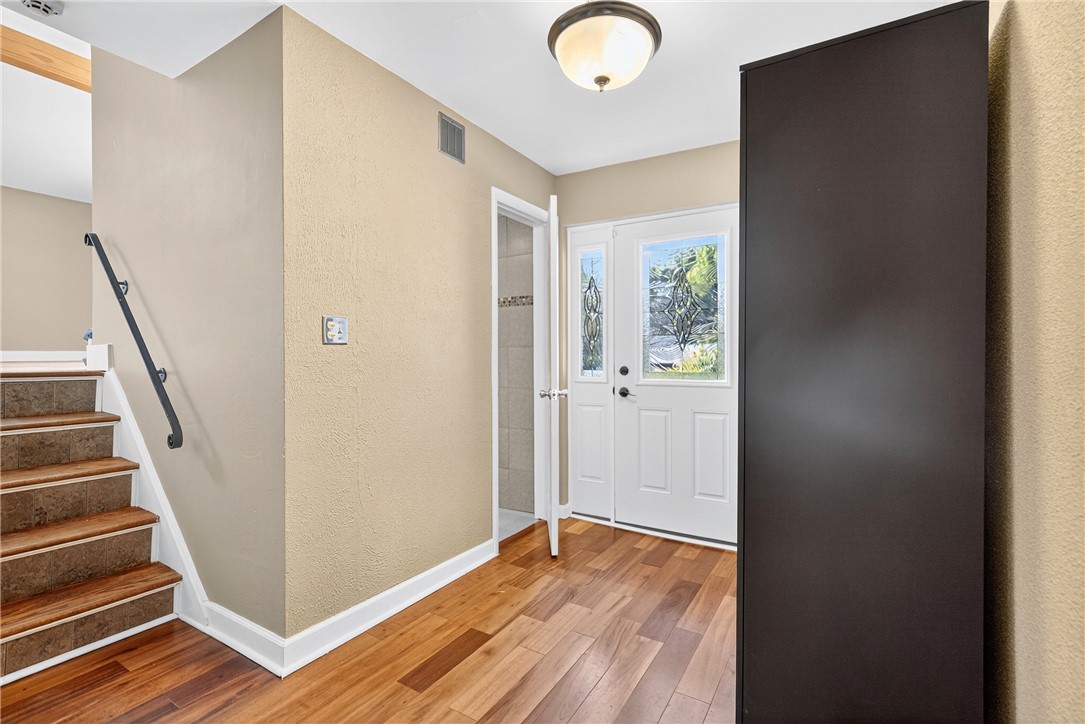 Ross Twp, Pennsylvania 15237, United States, 4 Bedrooms Bedrooms, ,2 BathroomsBathrooms,Residential,Active,202688