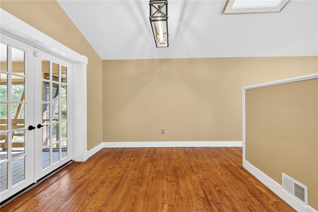 Ross Twp, Pennsylvania 15237, United States, 4 Bedrooms Bedrooms, ,2 BathroomsBathrooms,Residential,Active,202688