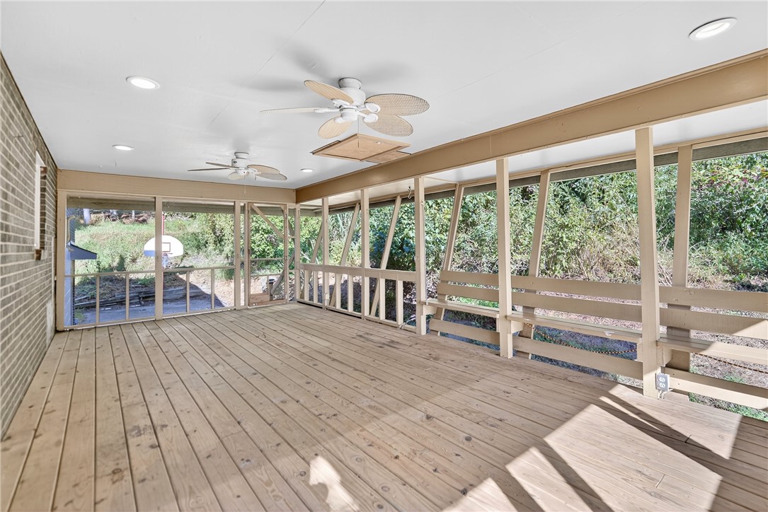 Ross Twp, Pennsylvania 15237, United States, 4 Bedrooms Bedrooms, ,2 BathroomsBathrooms,Residential,Active,202688