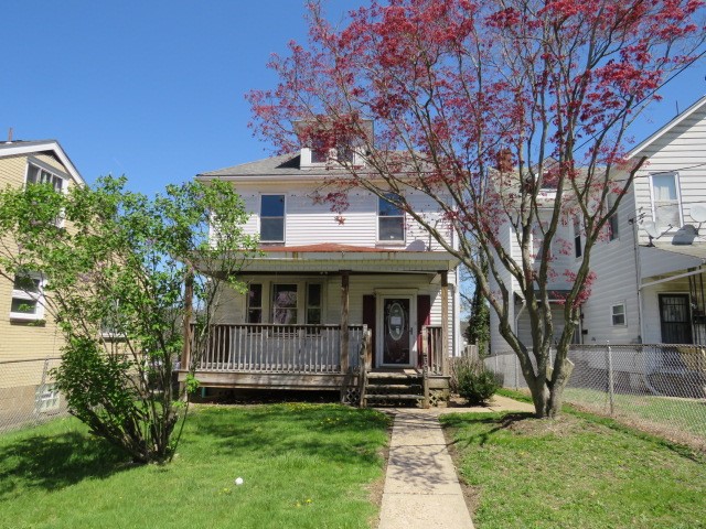 606 Crest Ave
