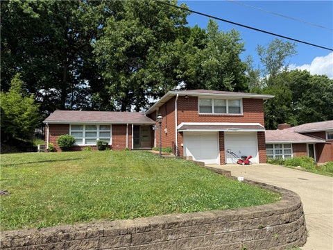 Photo of 2753 Valleyview Dr, New Kensington, PA 15068 (MLS # 1759491)