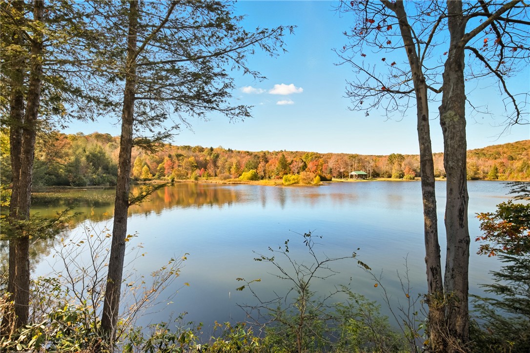 Summit Twp, Pennsylvania 15552, United States, 2 Bedrooms Bedrooms, ,1 BathroomBathrooms,Residential,Pending,227291