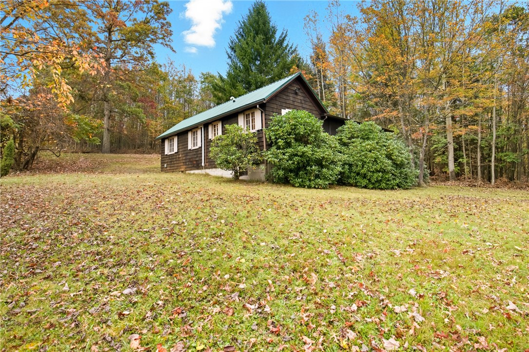 Summit Twp, Pennsylvania 15552, United States, 2 Bedrooms Bedrooms, ,1 BathroomBathrooms,Residential,Pending,227291