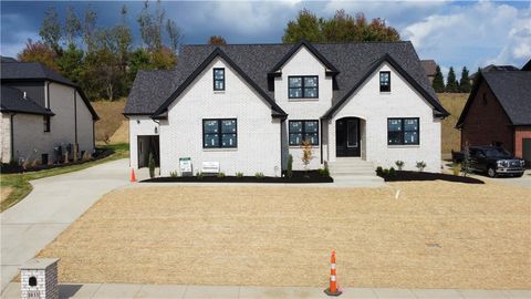 Homes For Sale - 1033 Skyline Dr Dr<br/> Cecil, PA 15317