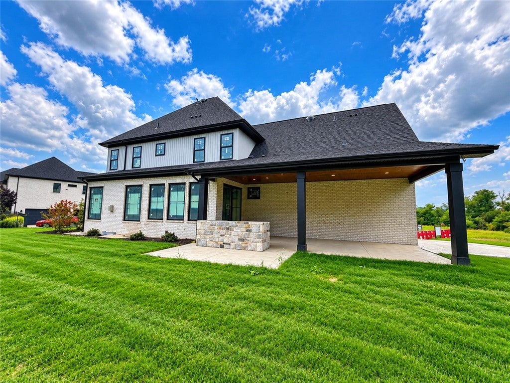 2210 Tree Top Lane