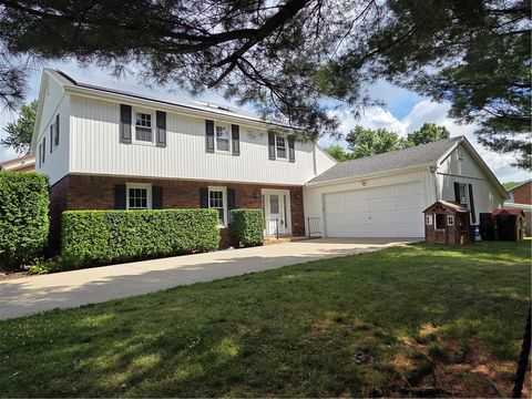Homes For Sale - 100 Southridge Dr<br/> Monroeville, PA 15146