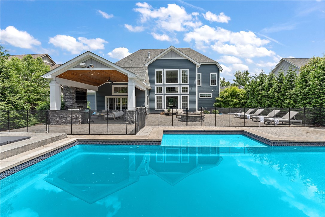 665 Chilliwack Ln