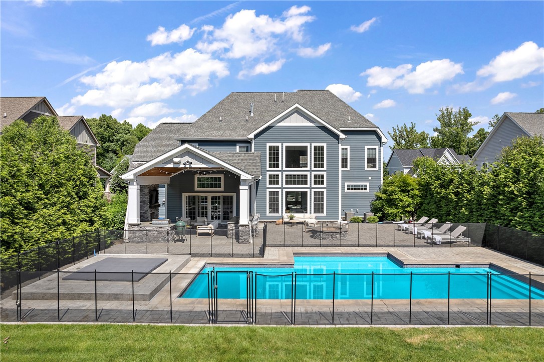 665 Chilliwack Ln