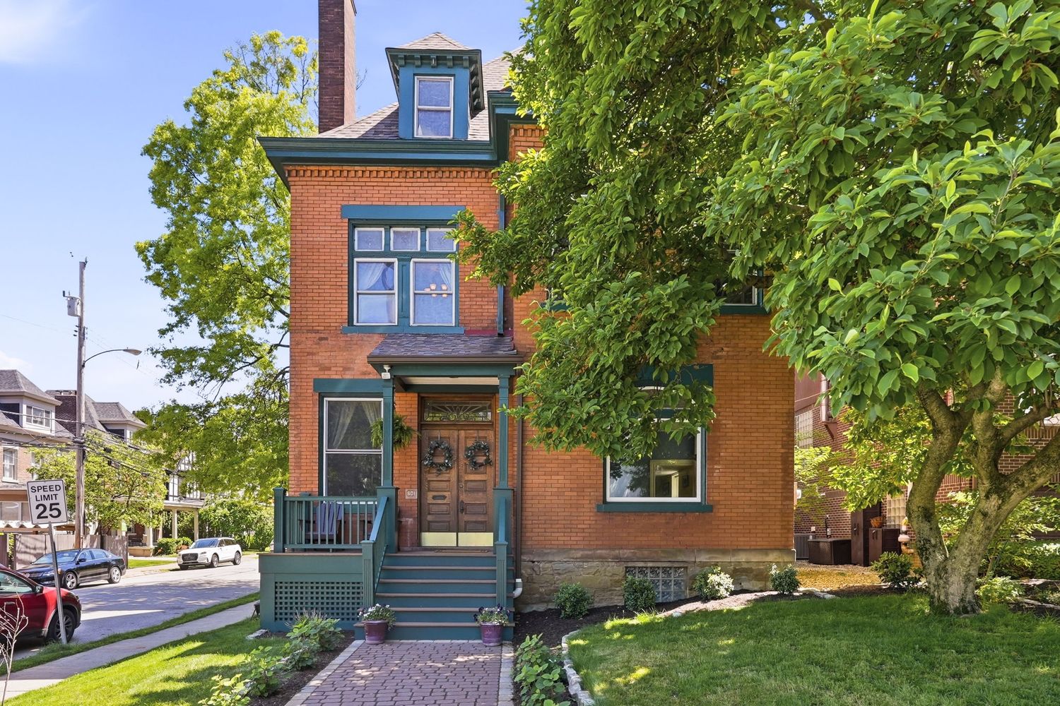 601 Emerson St