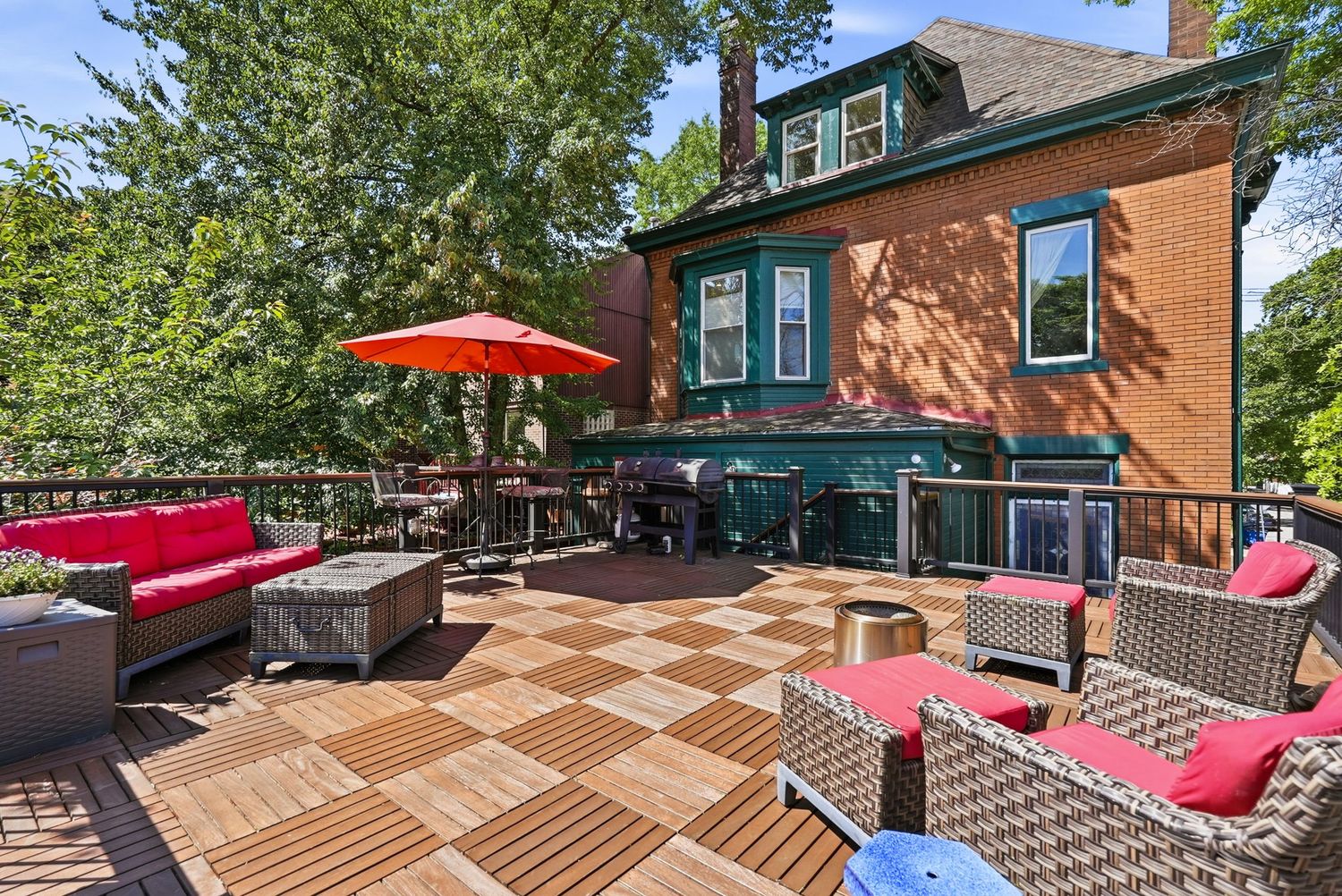 601 Emerson St