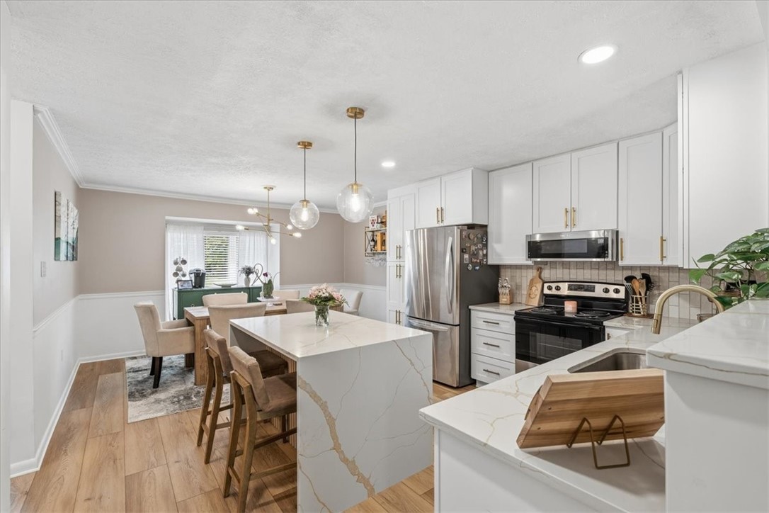 304 Central Dr