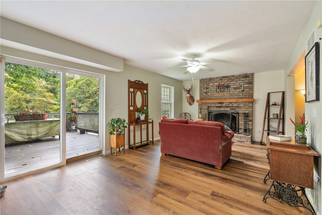 Muddy Creek Twp, Pennsylvania 16052, United States, 3 Bedrooms Bedrooms, ,4 BathroomsBathrooms,Residential,Pending,42088
