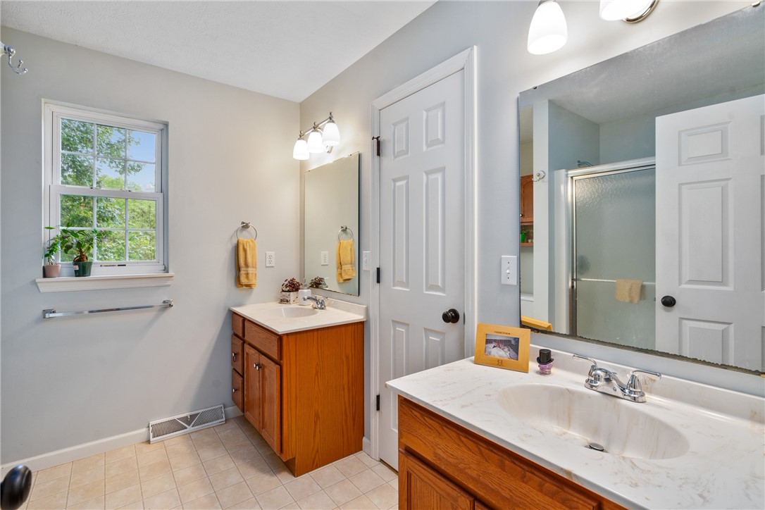 Muddy Creek Twp, Pennsylvania 16052, United States, 3 Bedrooms Bedrooms, ,4 BathroomsBathrooms,Residential,Pending,42088