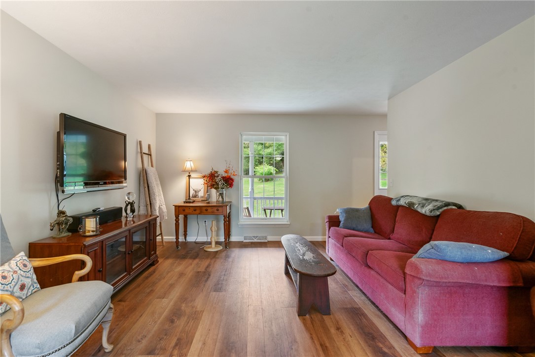 Muddy Creek Twp, Pennsylvania 16052, United States, 3 Bedrooms Bedrooms, ,4 BathroomsBathrooms,Residential,Pending,42088