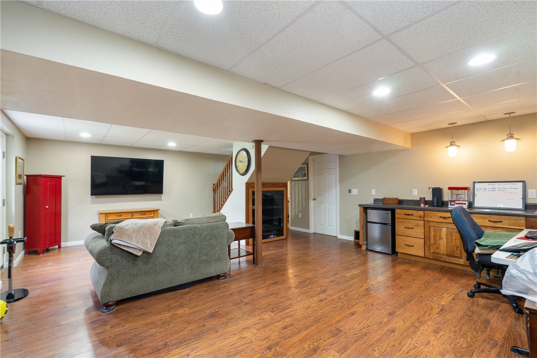 Muddy Creek Twp, Pennsylvania 16052, United States, 3 Bedrooms Bedrooms, ,4 BathroomsBathrooms,Residential,Pending,42088