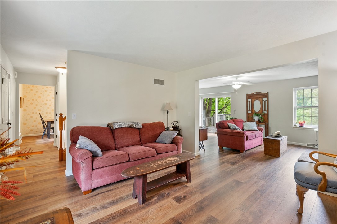 Muddy Creek Twp, Pennsylvania 16052, United States, 3 Bedrooms Bedrooms, ,4 BathroomsBathrooms,Residential,Pending,42088