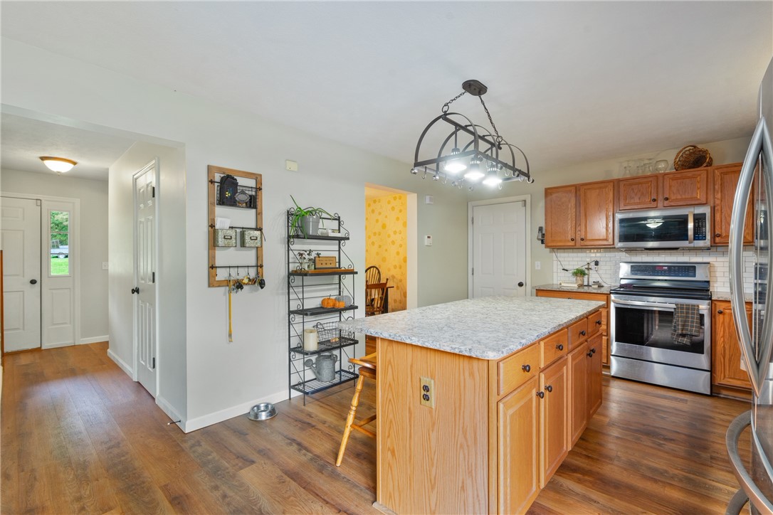 Muddy Creek Twp, Pennsylvania 16052, United States, 3 Bedrooms Bedrooms, ,4 BathroomsBathrooms,Residential,Pending,42088