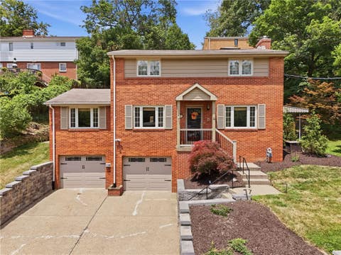 Photo of 4 Allendale Pl, Pittsburgh, PA 15228 (MLS # 1764250)