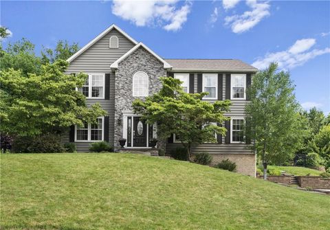 Photo of 111 Cherokee Ct, Freeport, PA 16229 (MLS # 1760443)