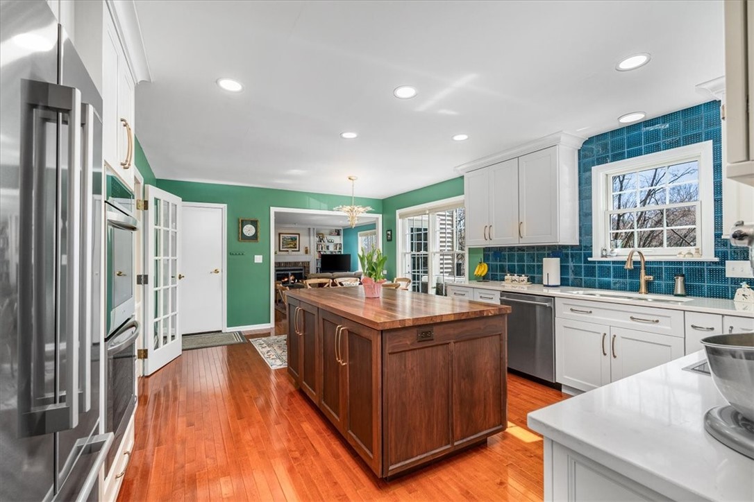 1622 King James Dr