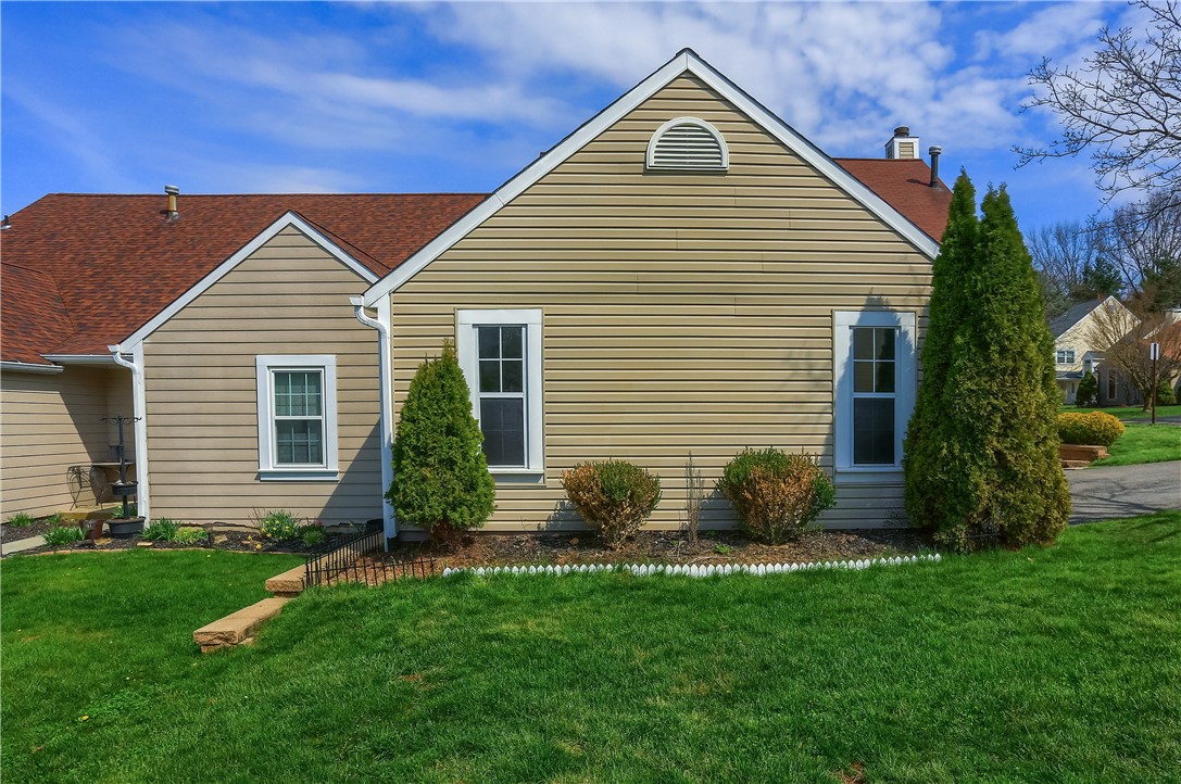 2602 Hunters Point Ct N