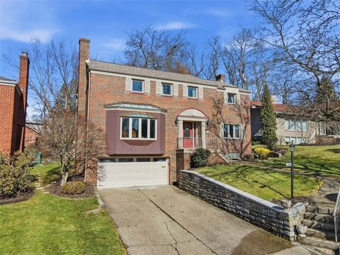Photo of 270 Twin Hills Dr, Pittsburgh, PA 15216 (MLS # 1742110)