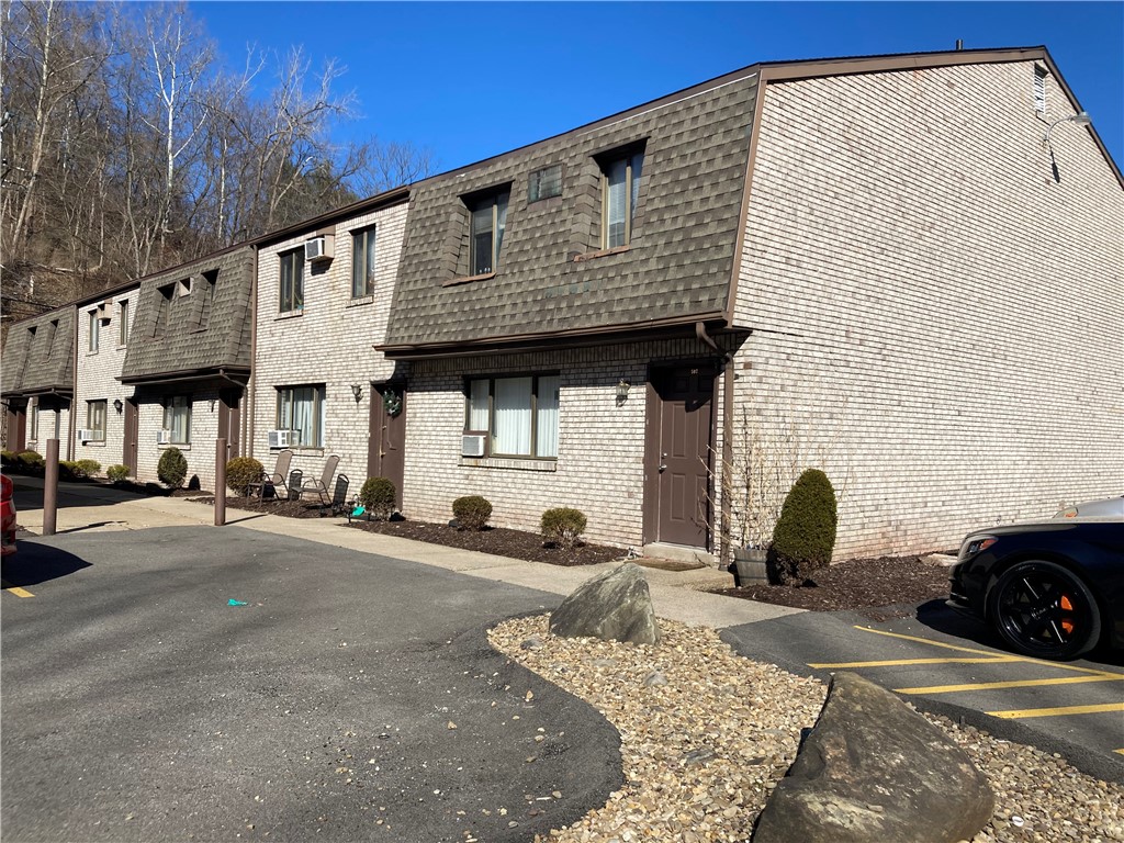 Plum Boro, Pennsylvania 15068, United States, 2 Bedrooms Bedrooms, ,1 BathroomBathrooms,Residential,Active,190931