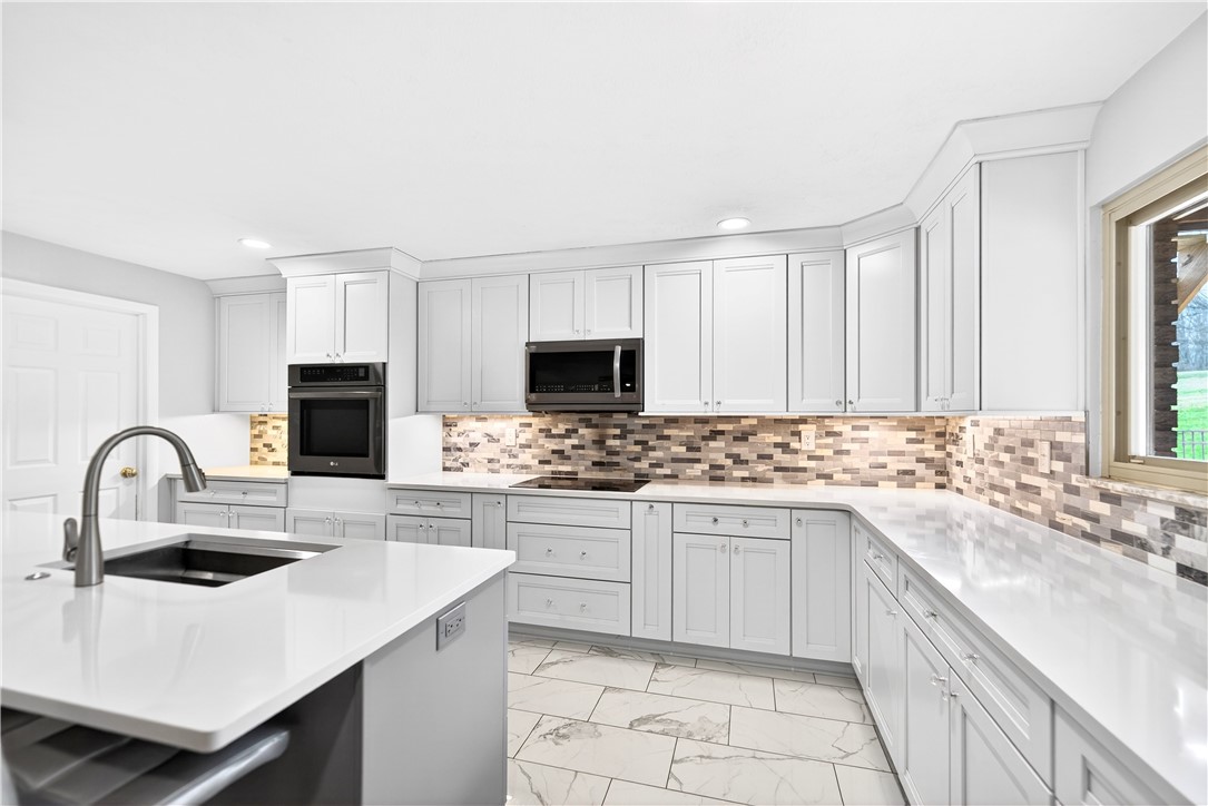 1443 Stoltz Rd